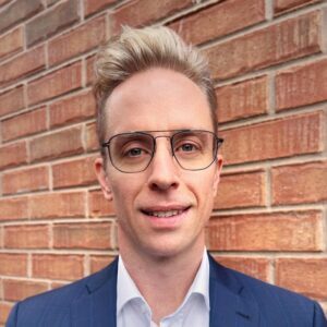 Adriano Vissa_Headshot_2025_brick